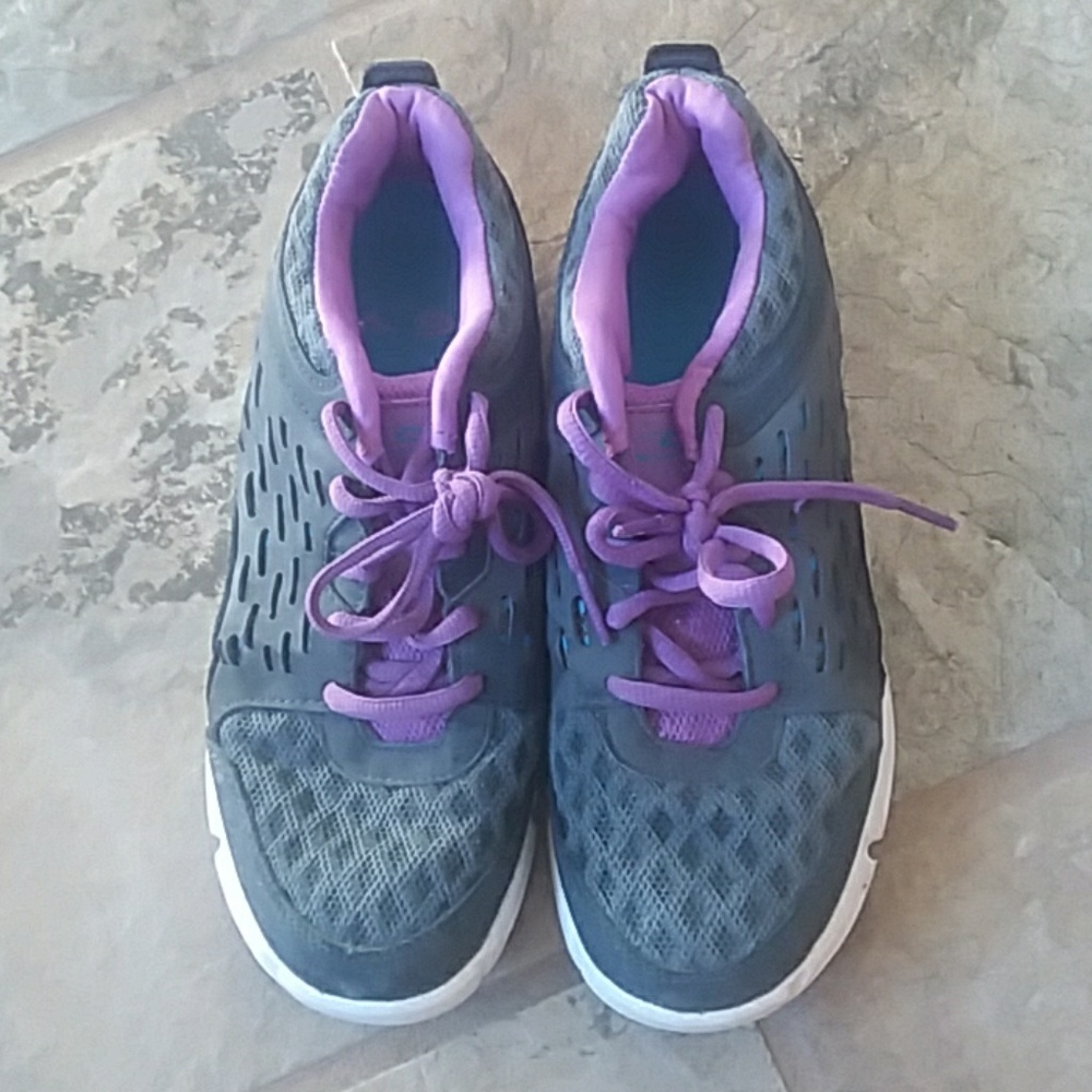 Girls champion gray sneakers
